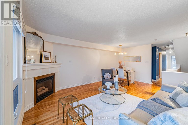 29615584/1615-locksley-lane/beaconwood/ottawa/ontario/K1J1B6_16