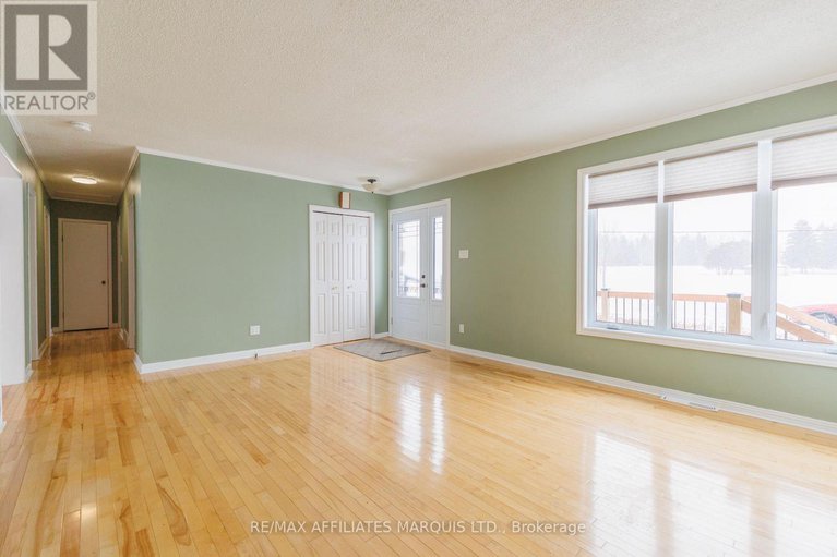 29400104/137-park-avenue/alexandria/north-glengarry/ontario/K0C1A0_12