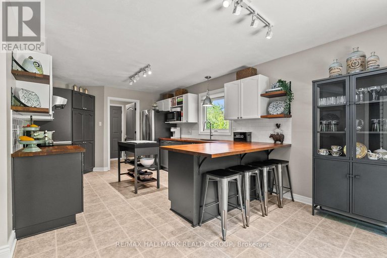 28797627/17-anthony-curro-drive-drive/north-grenville-twp-kemptville-east/north-grenville/ontario/K0G1J0_10
