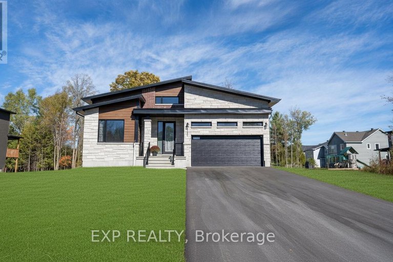 111 Frank Fisher Crescent