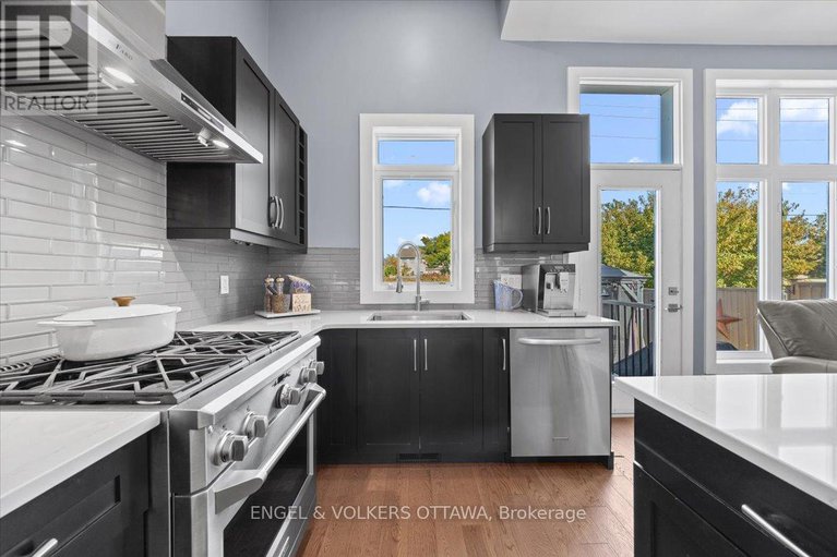 29016342/1003-markwick-crescent/notting-hillsummerside/ottawa/ontario/K4A4X5_14