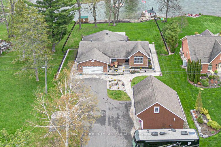 28299457/16084-lakeside-drive/long-sault/south-stormont/ontario/K0C1P0_1