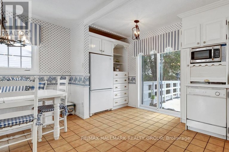 29514982/2185-bickerton-avenue/beacon-hill-north/ottawa/ontario/K1J6Y2_21