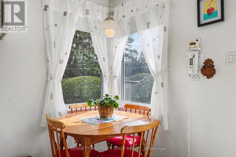 29640323/1953-saunderson-drive/elmvale-acresurbandale/ottawa/ontario/K1G2C8_9