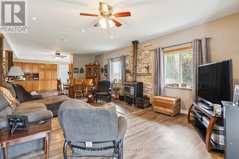 29244032/2880-hwy-511/lanark-highlands-lanark-village/lanark-highlands/ontario/K0G1K0_9