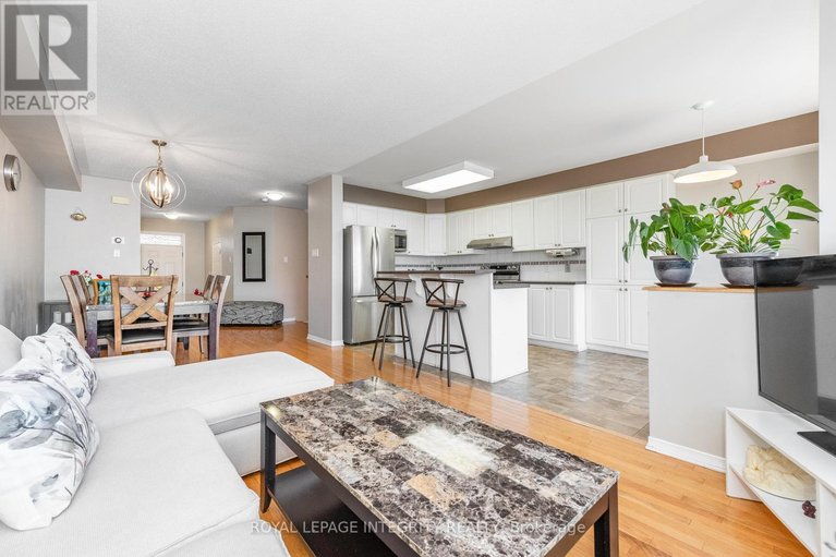 29667353/915-schooner-crescent/riverside-southgloucester-glen/ottawa/ontario/K1V1Y3_13