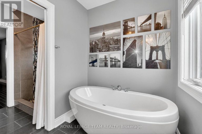 29501223/a-142-a-queen-mary-street/overbrookcastle-heights/ottawa/ontario/K1K1X5_33