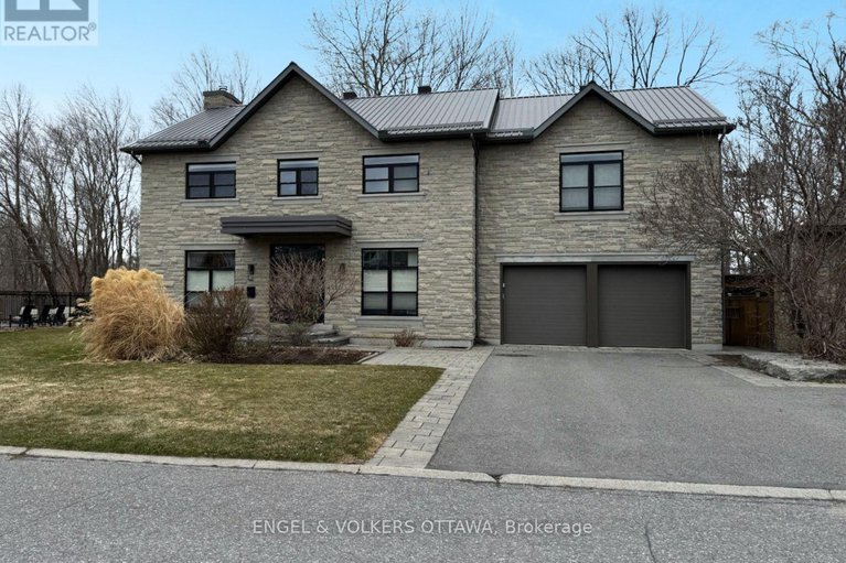 15 Camwood Crescent