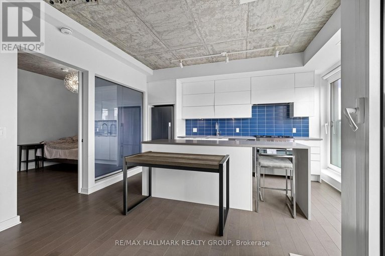 29641679/607-135-barrette-street/vanier/ottawa/ontario/K1L7Z9_8