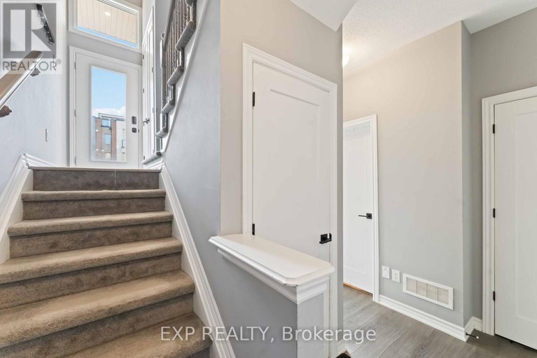 29115786/829-mikinak-road/cfb-rockcliffe-and-area/ottawa/ontario/K1K4Z9_8