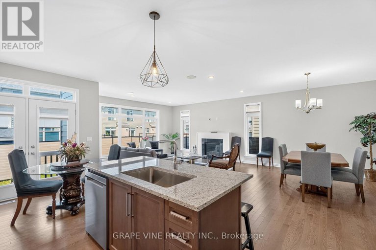 28743049/525-pimiwidon-street/cfb-rockcliffe-and-area/ottawa/ontario/K1K5A1_16