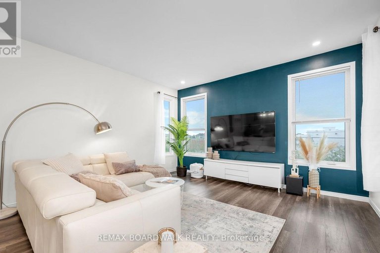 29379642/302-haliburton-heights/emerald-meadowstrailwest/ottawa/ontario/K2S1S3_14