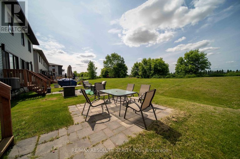 28473731/287-belfort-street/embrun/russell/ontario/K0A1W0_26