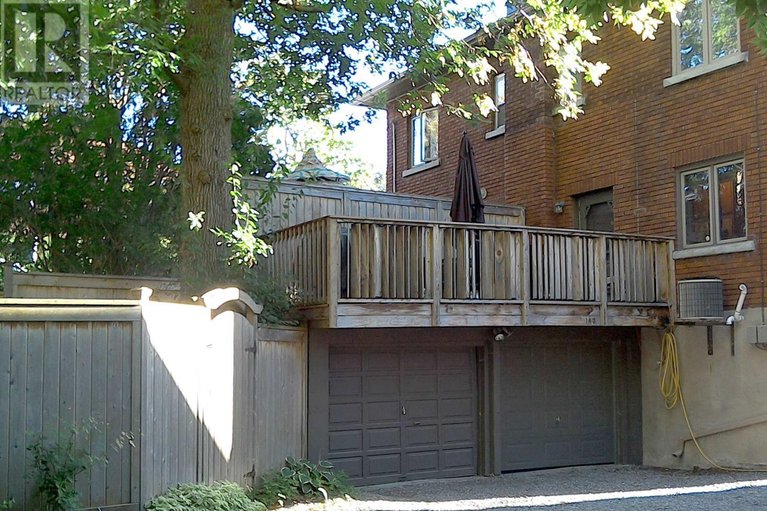 29677911/145-blackburn-avenue/sandy-hill/ottawa/ontario/K1N8A6_25
