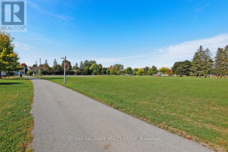 28911450/2-1240-pebble-road/south-keys/ottawa/ontario/K1V8V4_35
