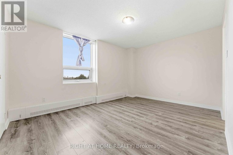 29249708/311-665-bathgate-drive/carson-meadows/ottawa/ontario/K1K3Y4_15