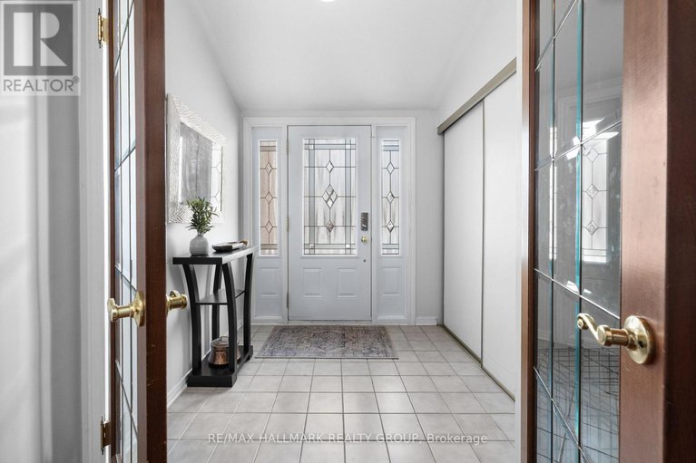 29454633/2836-mozart-court/emerald-woodssawmill-creek/ottawa/ontario/K1T2P7_2