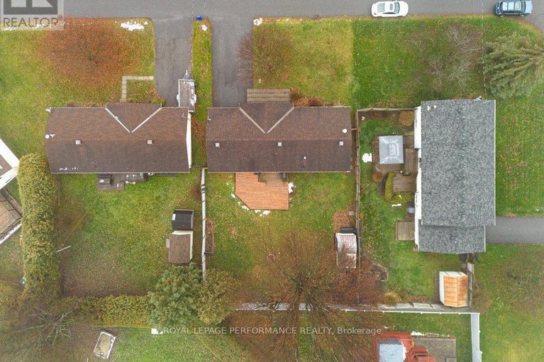 29416128/21-menard-street/embrun/russell/ontario/K0A1W1_47