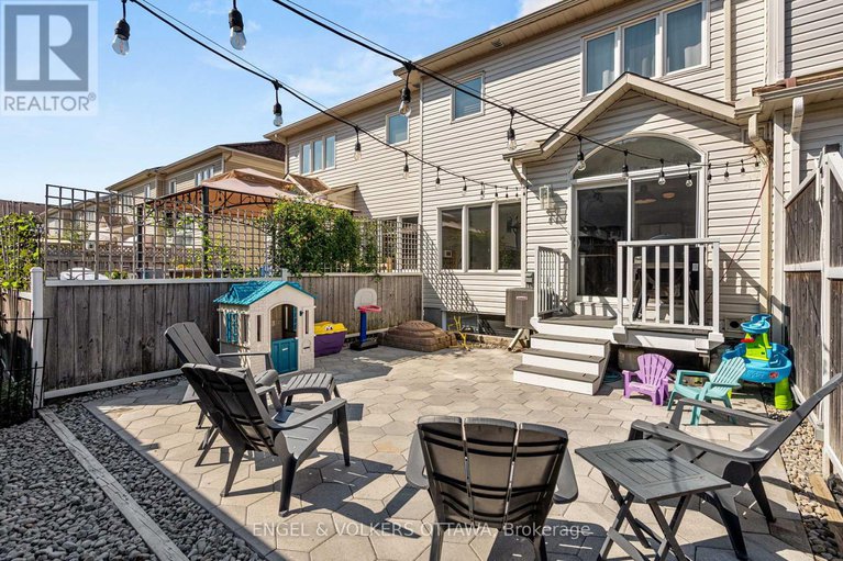 28731847/541-langelier-avenue/mer-bleuebradley-estatesanderson-park/ottawa/ontario/K1W0E7_36