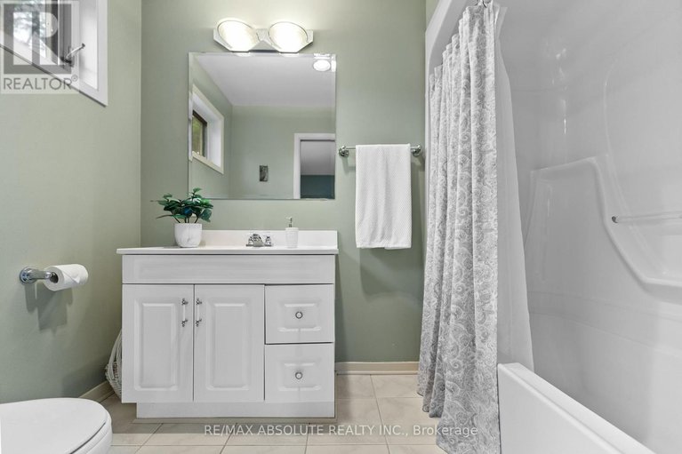 28191817/33-old-orchard-lane/mcnabbraeside-twps/mcnabbraeside/ontario/K7S3T3_22