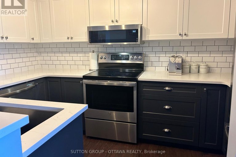 29660871/201-1835-marsala-crescent/fallingbrookpineridge/ottawa/ontario/K4A2E5_9