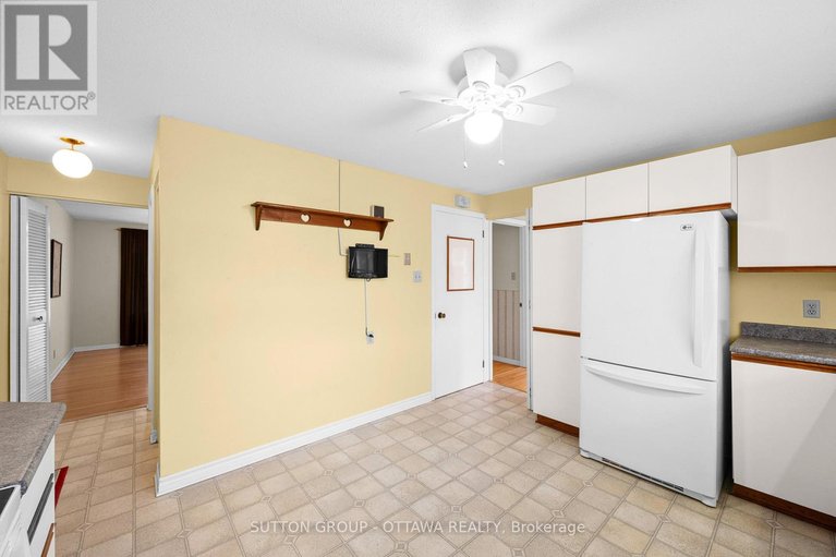 29556235/2391-ogilvie-road/beacon-hill-north/ottawa/ontario/K1J7N4_16