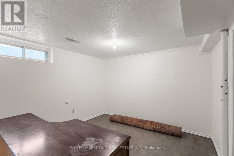 28515653/1280-bethamy-lane/beacon-hill-south/ottawa/ontario/K1J8P3_35