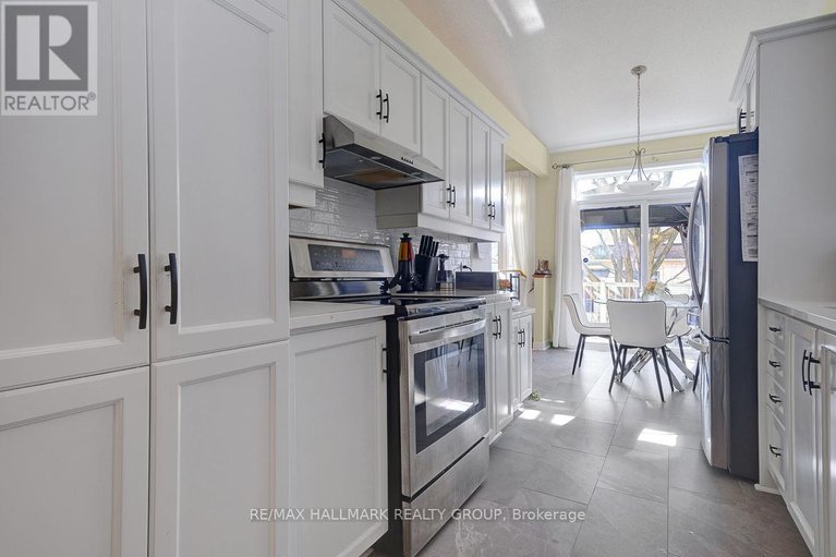28232415/46-chapelier-private/queenswood-heights-south/ottawa/ontario/K1E3Y1_15