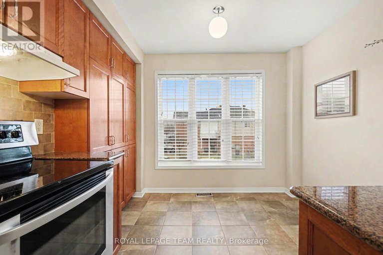 29612593/175-scout-street/central-park/ottawa/ontario/K2C4E2_10