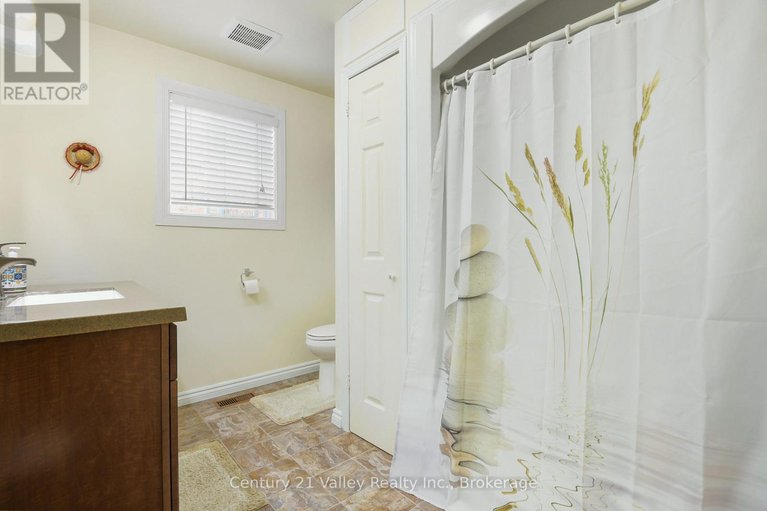 29618337/99-queen-street-n/renfrew/renfrew/ontario/K7V2A4_20