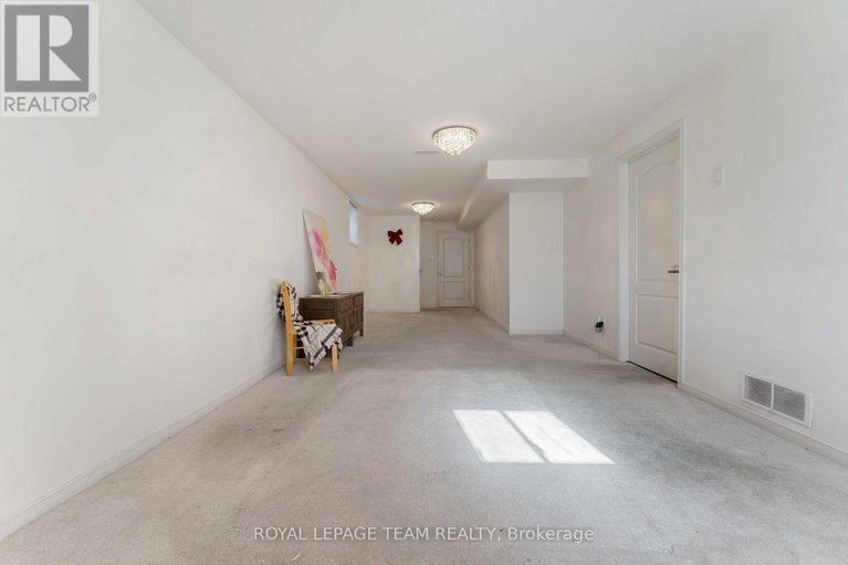 28929396/359-melodie-street/mer-bleuebradley-estatesanderson-park/ottawa/ontario/K1W0L8_39