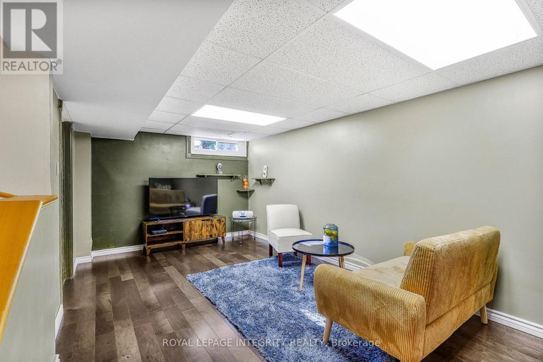 28956681/1454-deavy-way/bilberry-creekqueenswood-heights/ottawa/ontario/K1E2W8_25