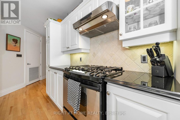 28145648/504-364-cooper-street/ottawa-centre/ottawa/ontario/K2P2P3_15