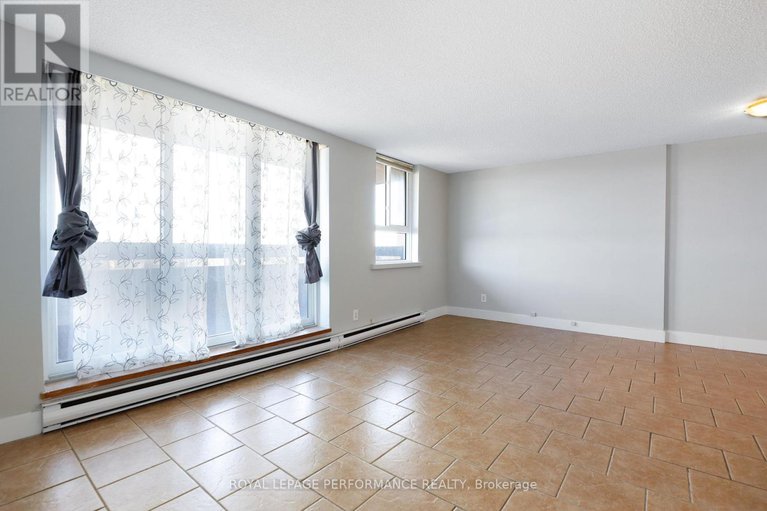 29069042/810-2020-jasmine-crescent/beacon-hill-south/ottawa/ontario/K1J8K5_17