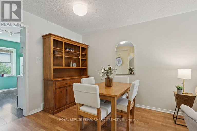 29032584/560-thomson-street/viscount-alexander-park/ottawa/ontario/K1K2J8_14