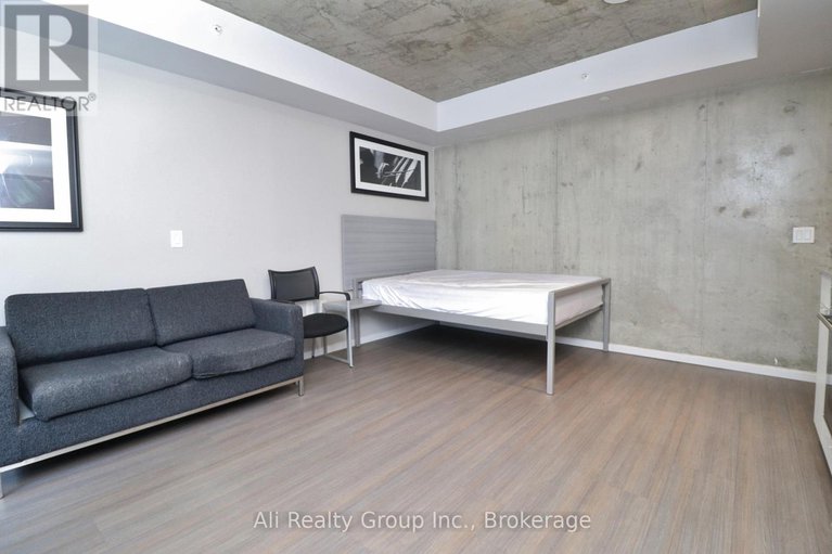 29282650/2918-105-champagne-avenue-s/west-centre-town/ottawa/ontario/K1S5E5_13