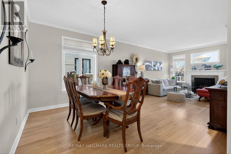 29352241/1952-schroeder-crescent/springridgeeast-village/ottawa/ontario/K4A4P7_8