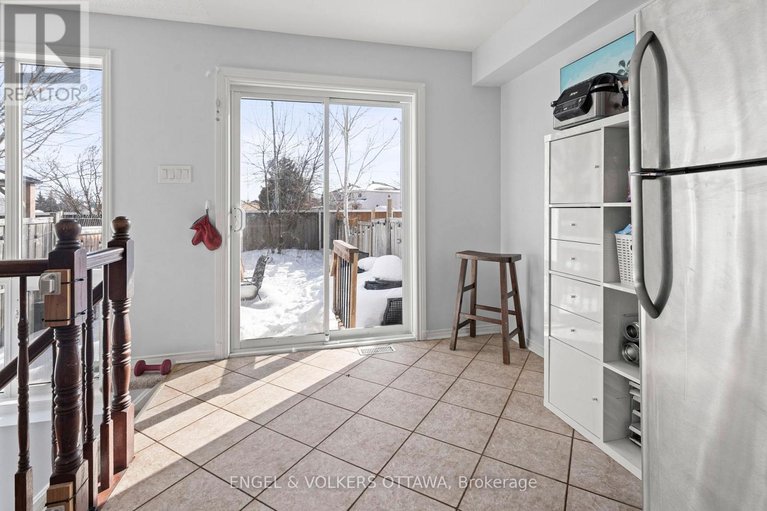 29678244/783-nesting-way/fallingbrookgardenway-south/ottawa/ontario/K4A3X6_14