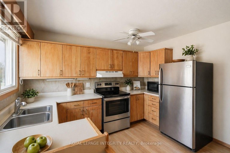 29652351/754-cummings-avenue/castle-heightsrideau-high/ottawa/ontario/K1K2L1_13