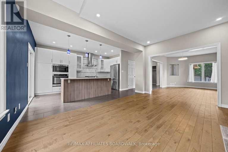 28620328/1056-rocky-harbour-crescent/riverside-southgloucester-glen/ottawa/ontario/K1V1V3_24