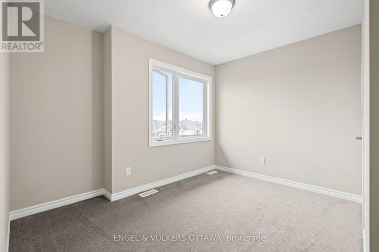 29029581/2248-watercolours-way/half-moon-bay/ottawa/ontario/K2J6R2_17