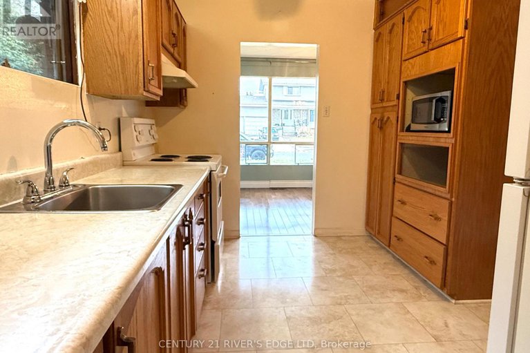 29085138/2527-needham-crescent/brookfield-gardens/ottawa/ontario/K1V6K1_13