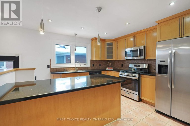 29169954/1753-heron-road/urbandale-acres/ottawa/ontario/K1V6A2_15