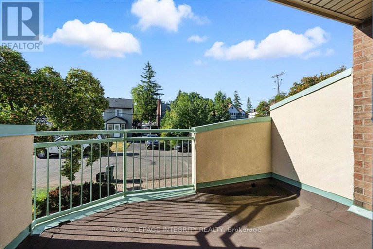 29214722/17-columbus-avenue/overbrook/ottawa/ontario/K1K1R2_11