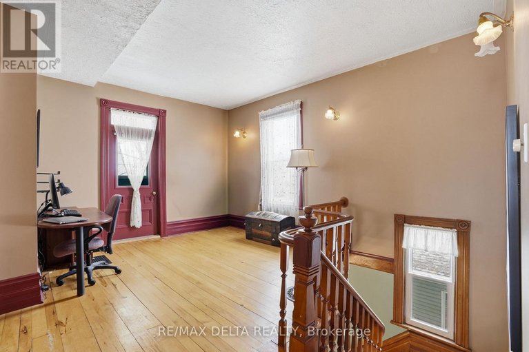 29479728/132-high-street/vankleek-hill/champlain/ontario/K0B1R0_25