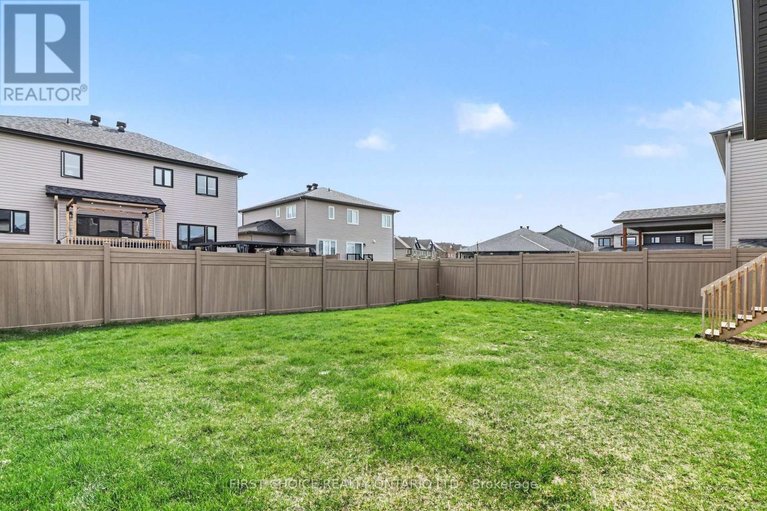 29675928/540-lucent-street/village-of-russell/russell/ontario/K4R0E7_27