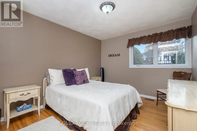 29029576/7-conover-street/manordale/ottawa/ontario/K2G0Z2_17