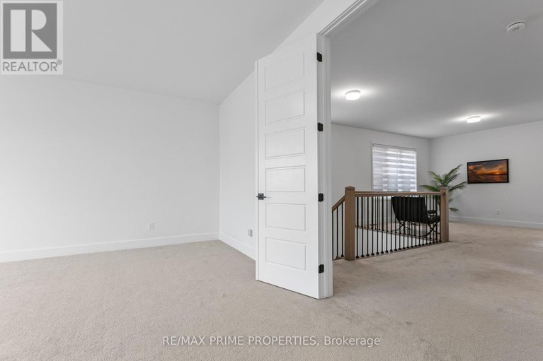 28583429/720-fenwick-way/stonebridge/ottawa/ontario/K2J7E2_28