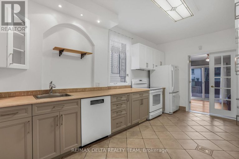 28737271/245-york-street/lower-town/ottawa/ontario/K1N5T9_10