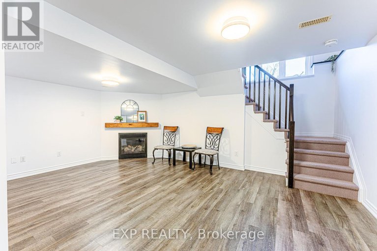 28328665/137-hawkeswood-drive/riverside-southgloucester-glen/ottawa/ontario/K4M0E6_39